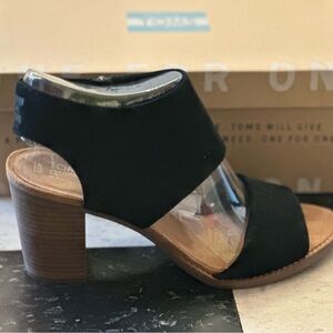 Tom’s Majorca Cutout Black Suede 11